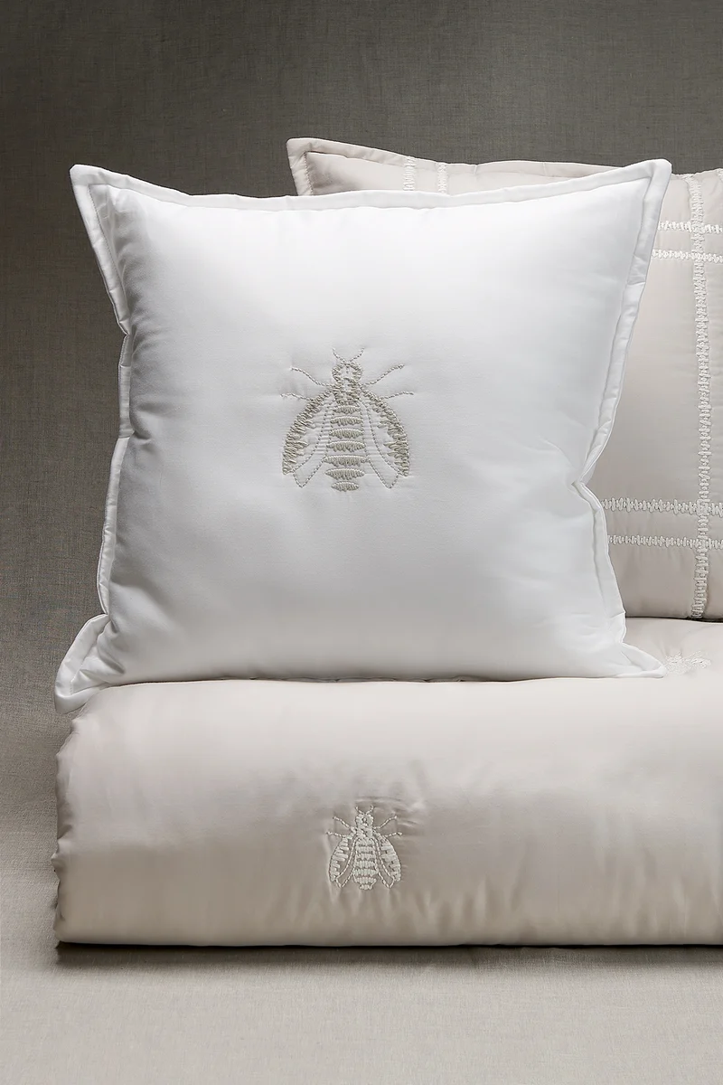 Cuscino Couture d’art ricamo Ape