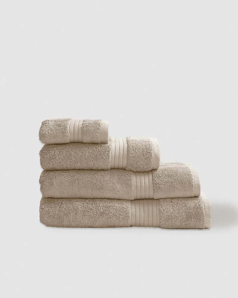 Toalla de baño 700gr/m² cenefa rayas gris claro