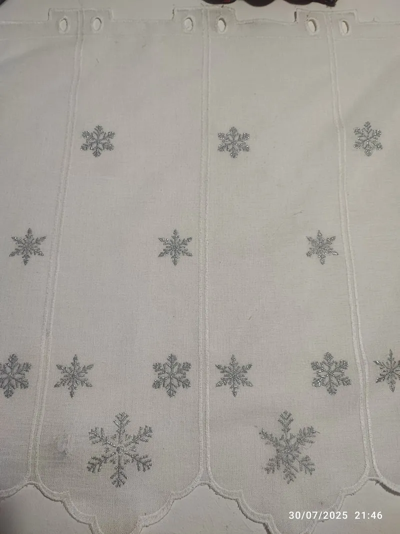 Tendina h 60 ricamata con filo d'argento fiocchi di neve produzione italiana