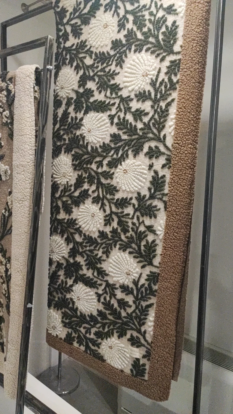 Plaid Alma in Lana Cotta 150x200 produzione artigianale Toscana lavorazione in rilievo di Creole