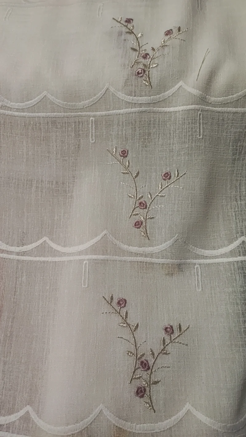 tendina modulare scontata del 30% taglio orizzontale larga 60 cm rami fiori rosa pesca produzione italiana