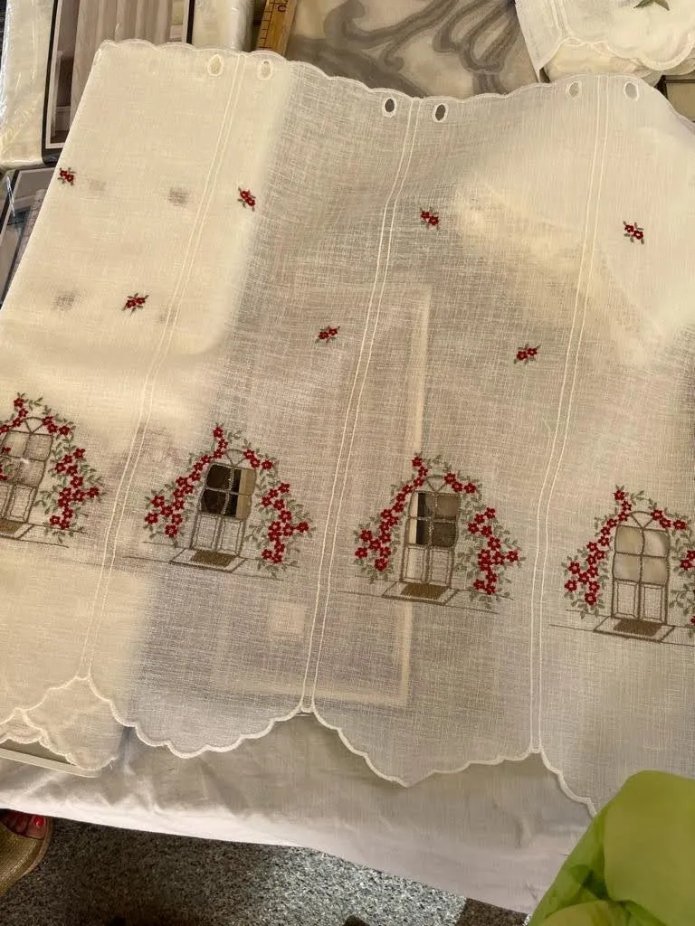 Tendina Tirolese e mantovanina disegno finestre alta MT 1.50